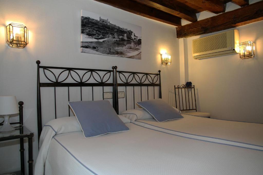 Hostal La Posada De Zocodover Toledo Bagian luar foto