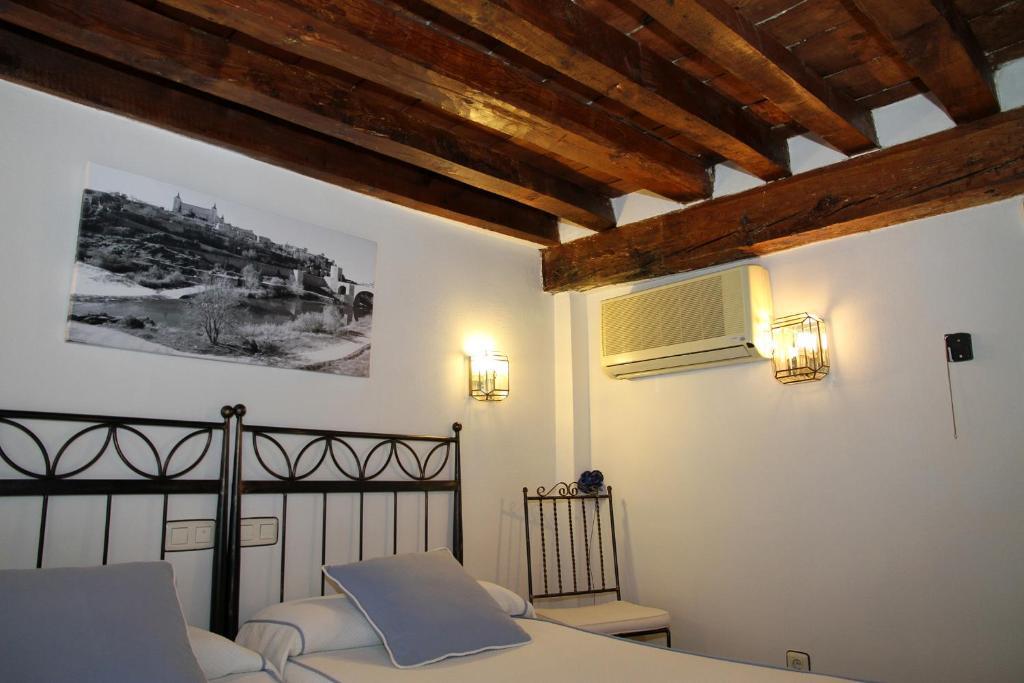 Hostal La Posada De Zocodover Toledo Bagian luar foto
