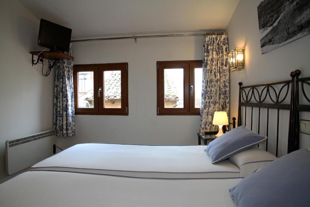 Hostal La Posada De Zocodover Toledo Bagian luar foto