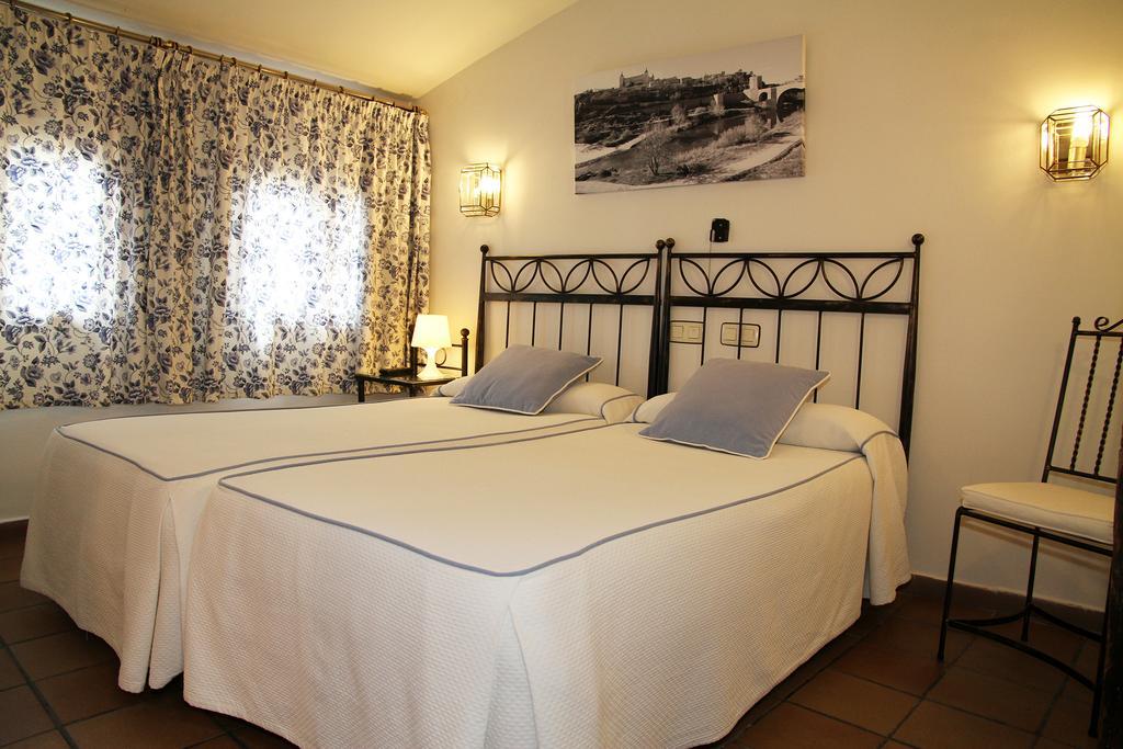 Hostal La Posada De Zocodover Toledo Bagian luar foto