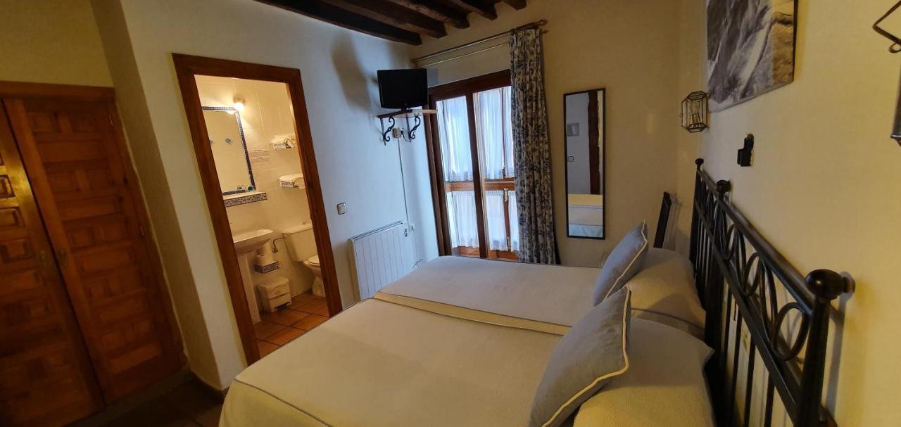 Hostal La Posada De Zocodover Toledo Bagian luar foto